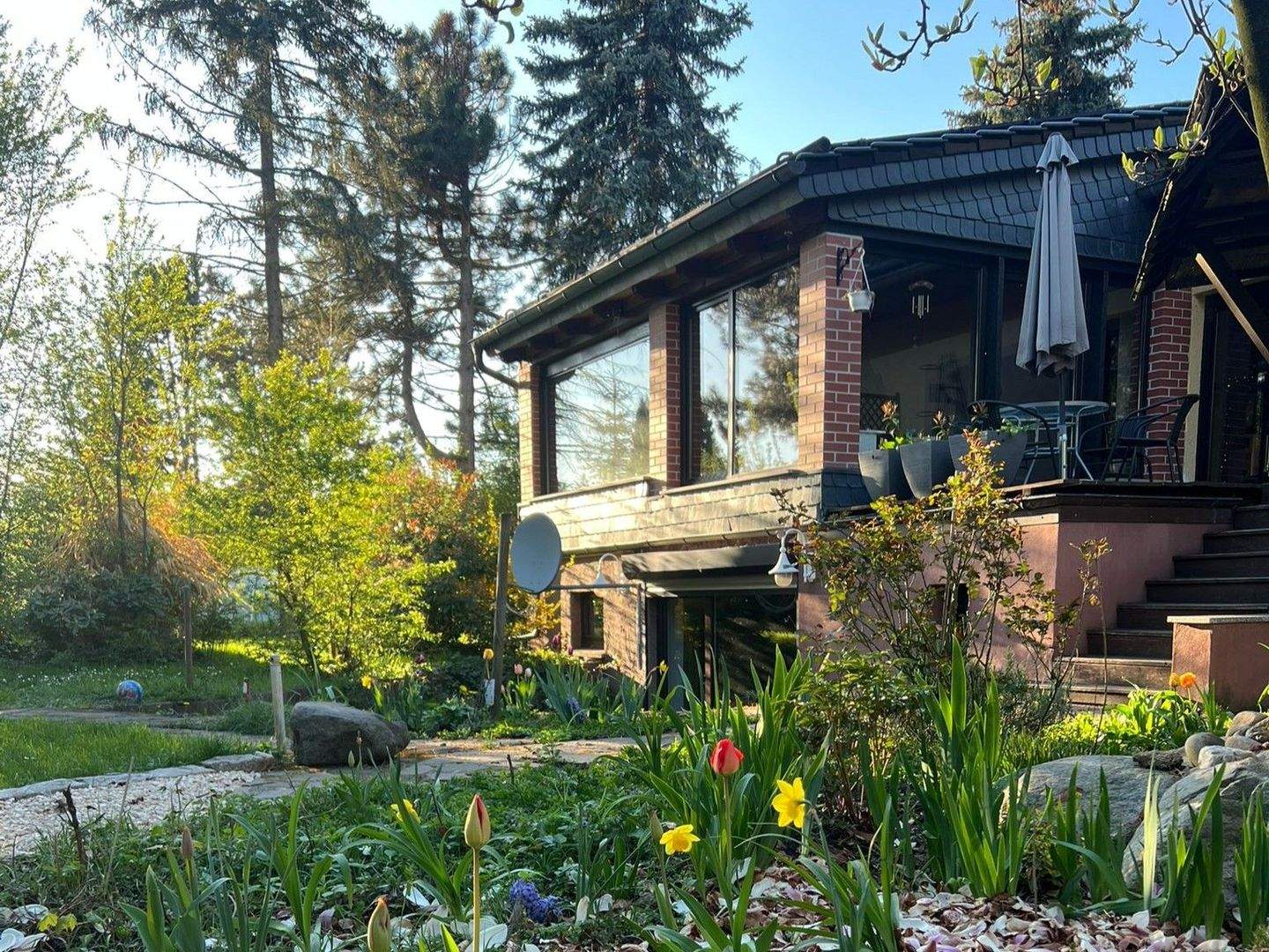 Einfamilienhaus im Bungalowstil mit weitläufigem Garten und Pool, 6773 Gräfenhainichen
