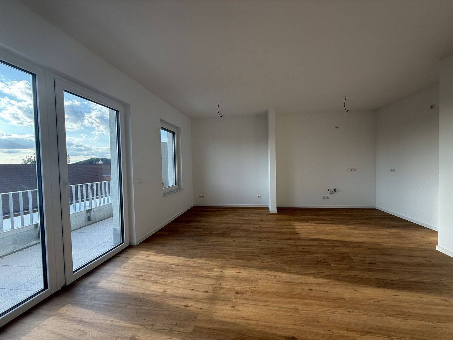 Lichtdurchflutetes Penthouse mit Sonnenterrasse und stilvollem Neubauflair, 17034 Neubrandenburg