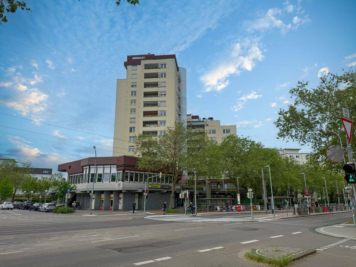 Attraktive Lage, großes Potenzial: Renovierungsbedürftige 2-Zimmer-Wohnung in Freiburg-Betzenhausen, 79114 Freiburg im Breisgau (Betzenhausen Haslach Sankt Georgen Stühlinger Weingarten)