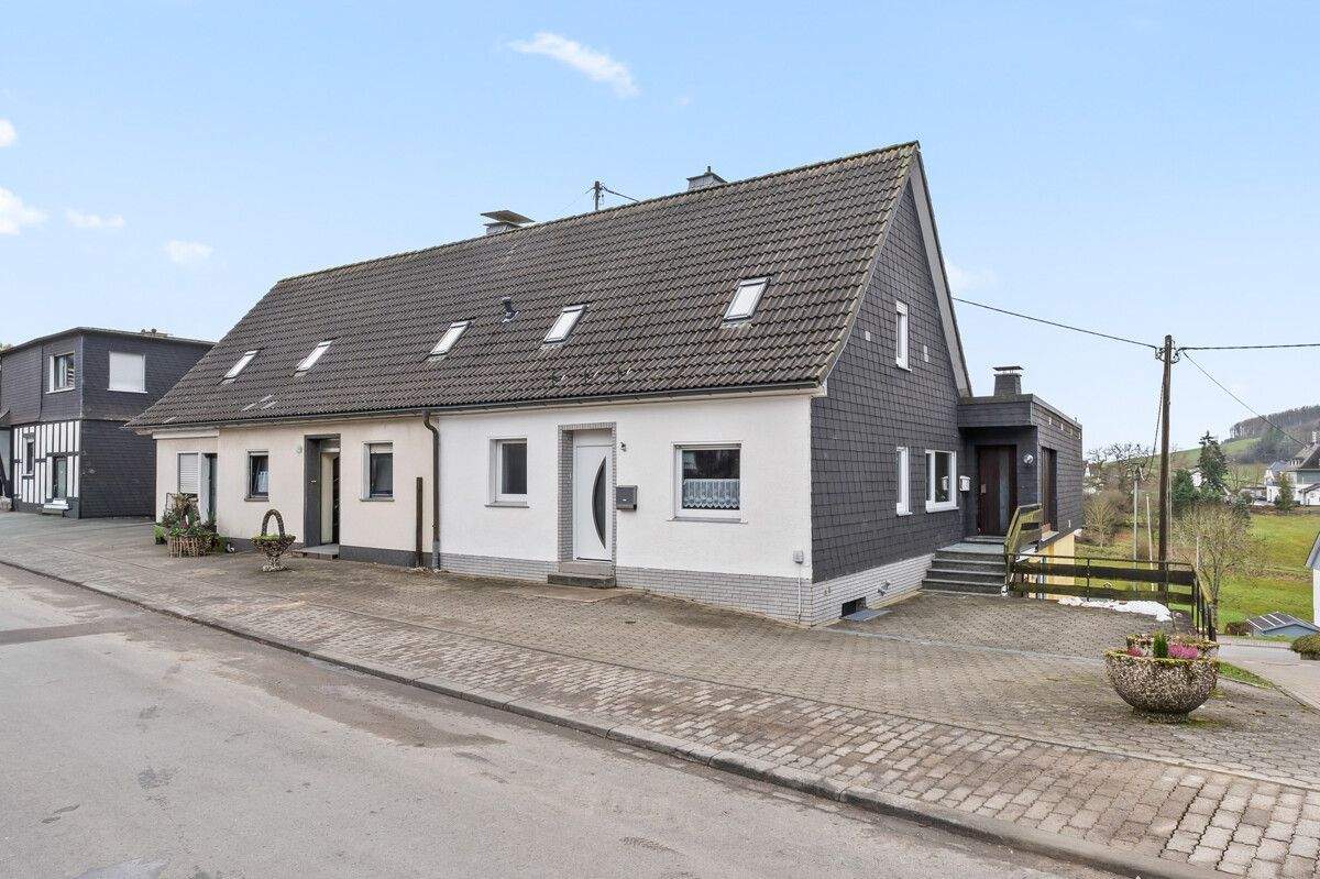 *NEUER KAUFPREIS* Sanierte Eigentumswohnung in Halberbracht, 57368 Lennestadt