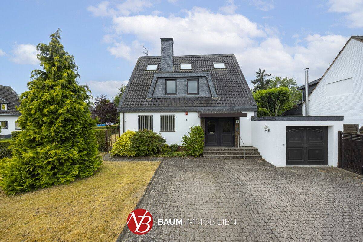 Freistehendes Einfamilienhaus auf großzügigem Eckgrundstück in Meerbusch-Strümp, 40670 Meerbusch