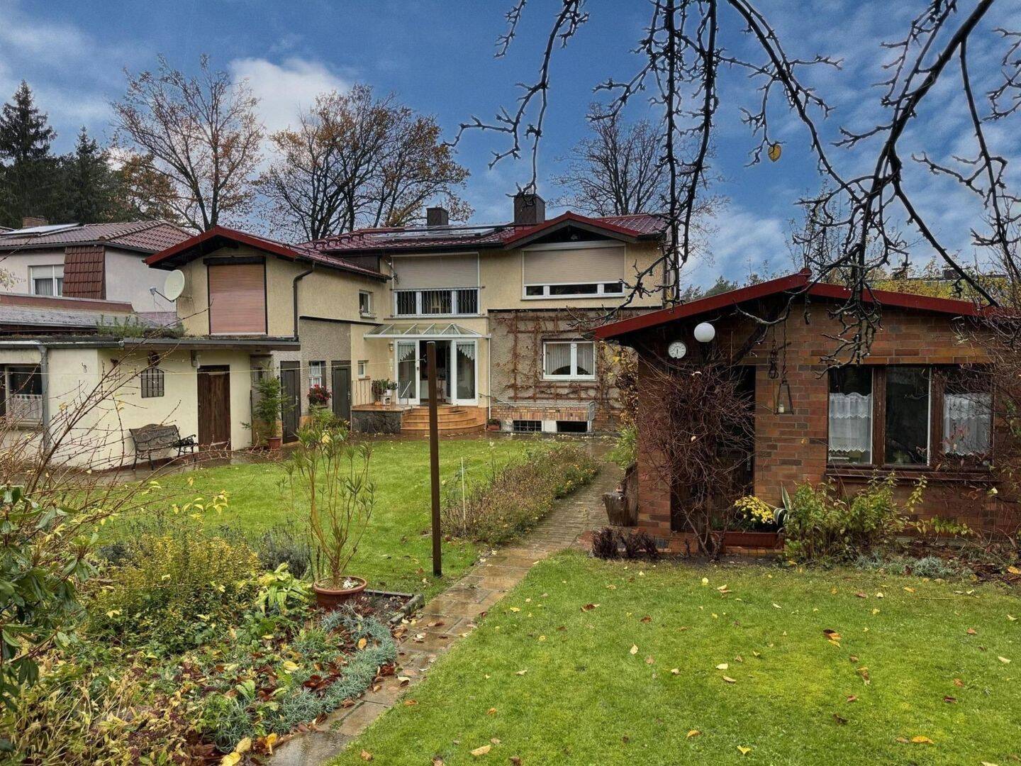 Charmantes Einfamilienhaus mit urigem Garten, 3159 Döbern