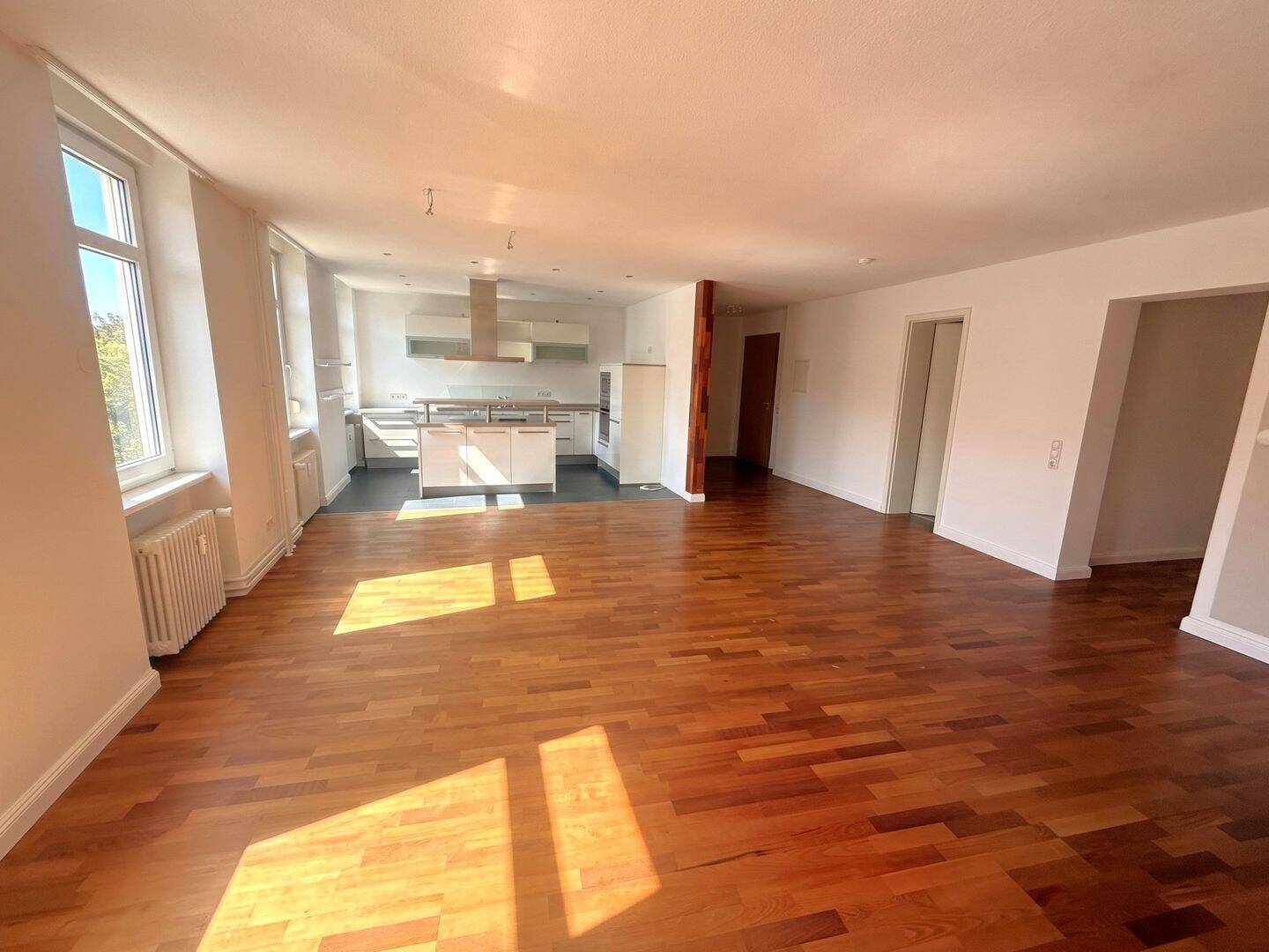 Attraktive und sehr gepflegte 4-Zimmer-Altbau-Wohnung im Herzen der Stadt, 67655 Kaiserslautern (Innenstadt)