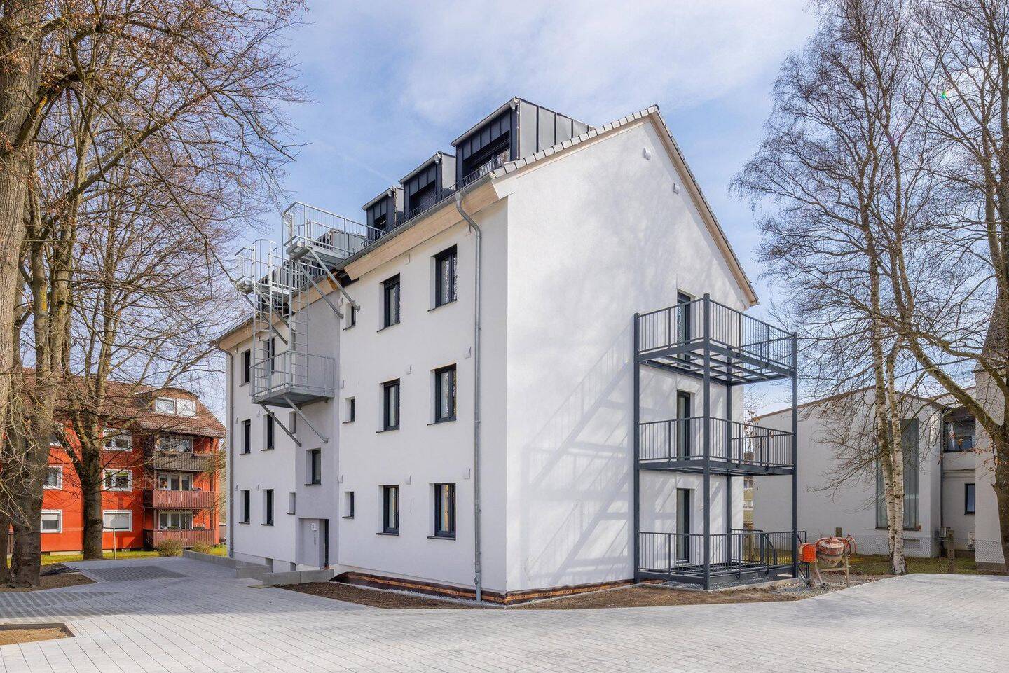 Erstbezug nach Kernsanierung: Helle 3-Zimmer-Wohnung in Mehrfamilienhaus (2.OG), 95030 Hof (Epplas Innenstadt Osseck Unterkotzau Wölbattendorf)