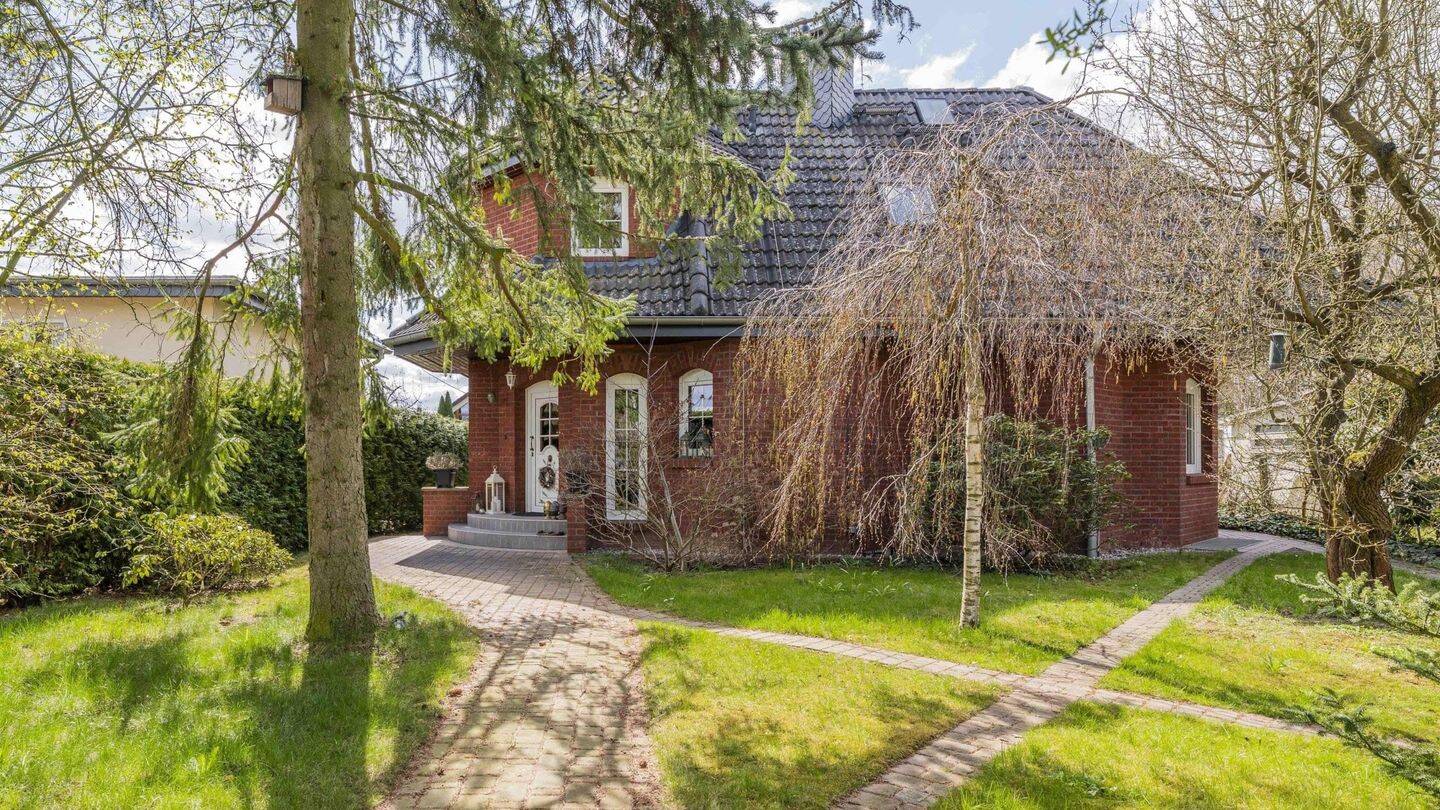 Exklusive Gelegenheit: Hochwertiges EFH mit zusätzlicher Bauoption auf 1.086 m² Grundstück, 16356 Ahrensfelde