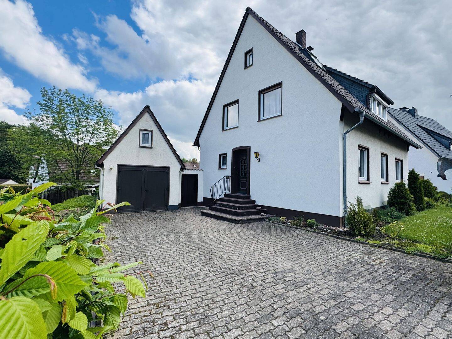 Charmantes Ein- oder Zweifamilienhaus mit vielseitigen Nutzungsmöglichkeiten und großzügigem Garten in Knetterheide!, 32107 Bad Salzuflen