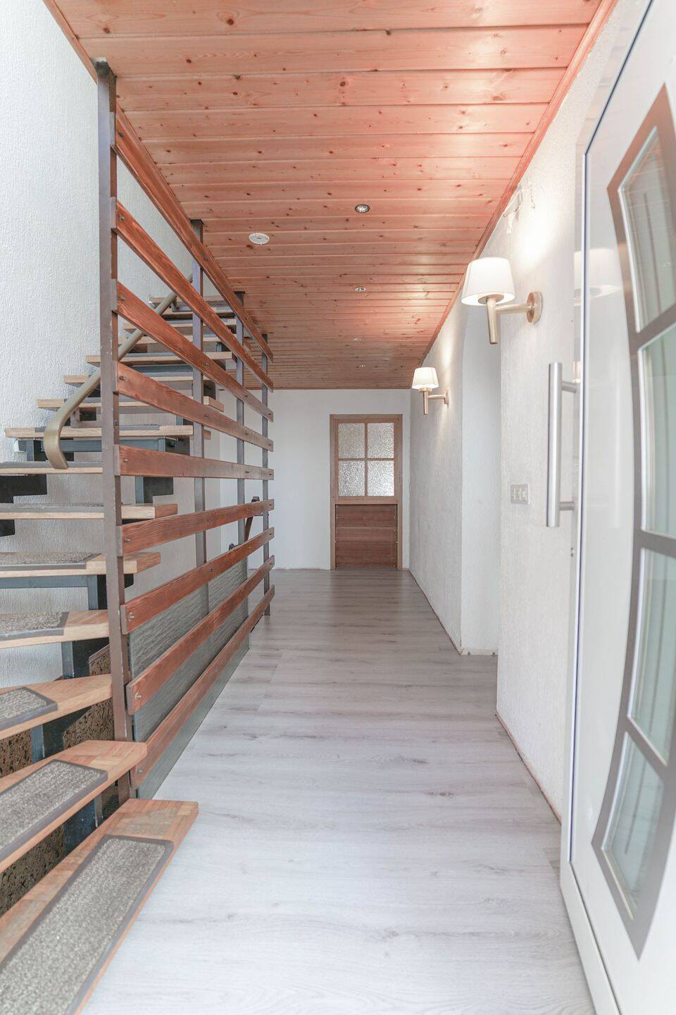 Großzügiges & lichtdurchflutetes Einfamilienhaus in offener Bauweise, Kamin und tollem Ausblick, 67691 Hochspeyer