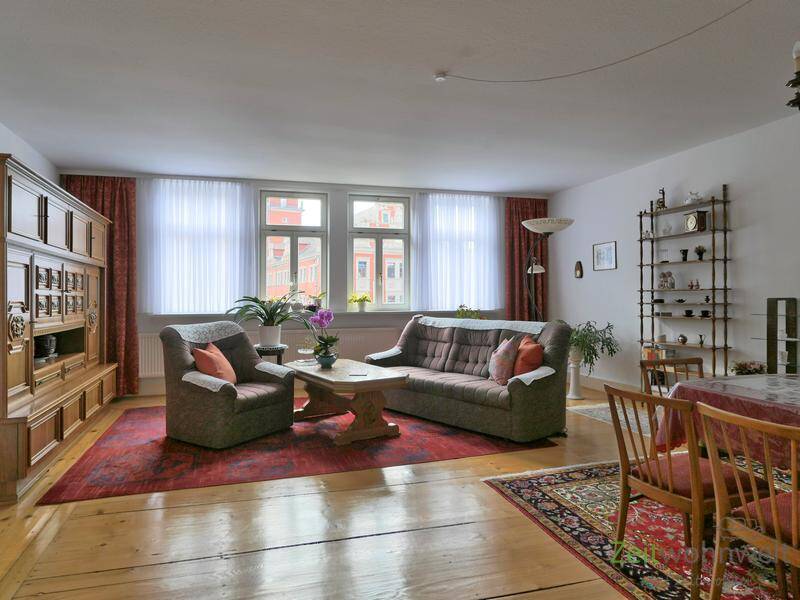 (EF1260_M) Gotha: Gotha, große möblierte Wohnung in einem historischem Stadthaus direkt am Hauptmarkt, 99867 Gotha