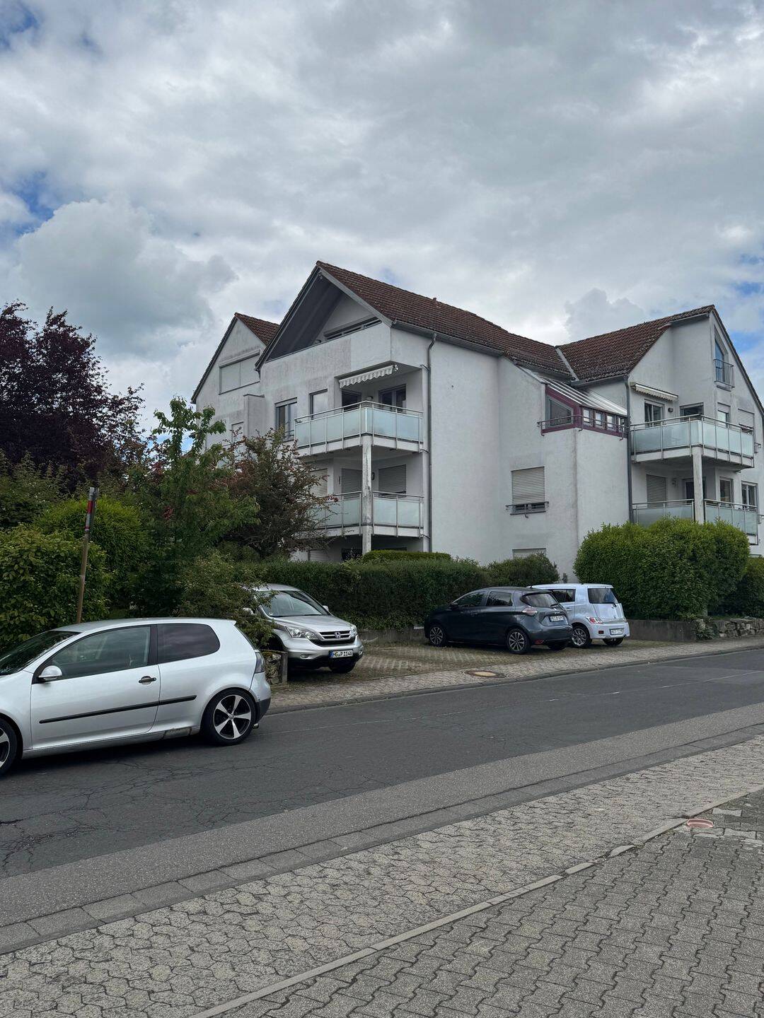 Großzügig geschnittene ETW mit großer Terrasse und PKW-Stellplatz !, 61381 Friedrichsdorf