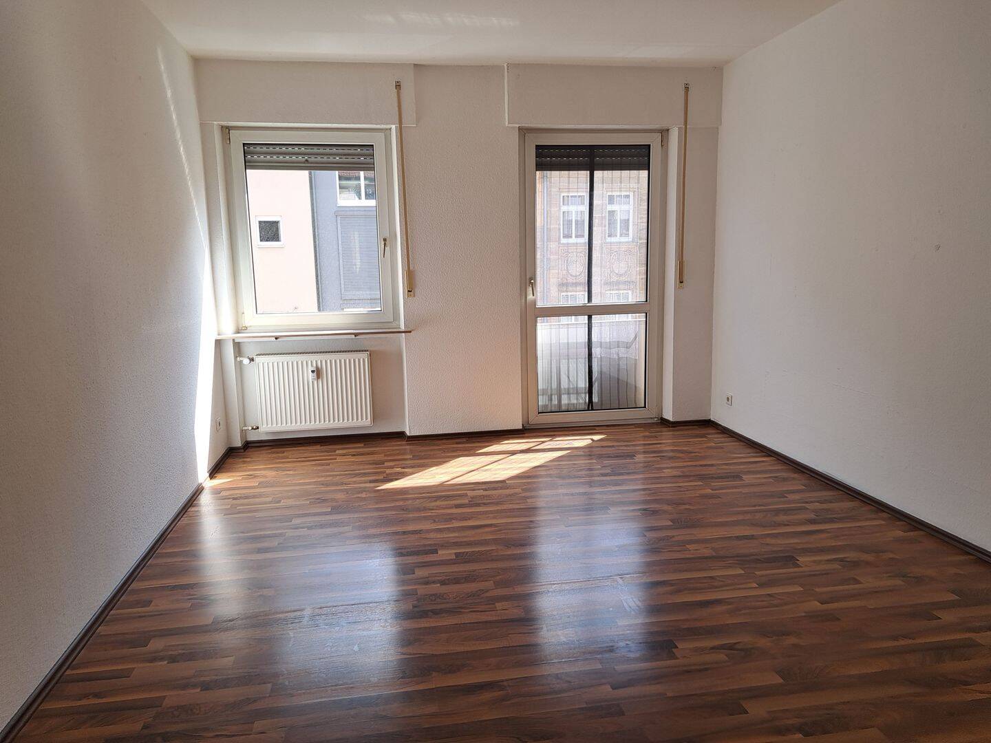 Moderne und gutgeschnittene 3-Zimmer-Wohnung in gepflegtem Anwesen Nähe Innenstadt Fürth, 90763 Fürth (Südstadt Weikershof)