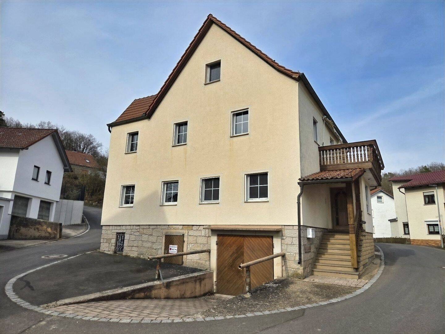 Großes EFH (Wfl. 160 m²) mit Garten und Nebengebäude in ruhiger Lage von Oberschleichach, 97514 Oberaurach