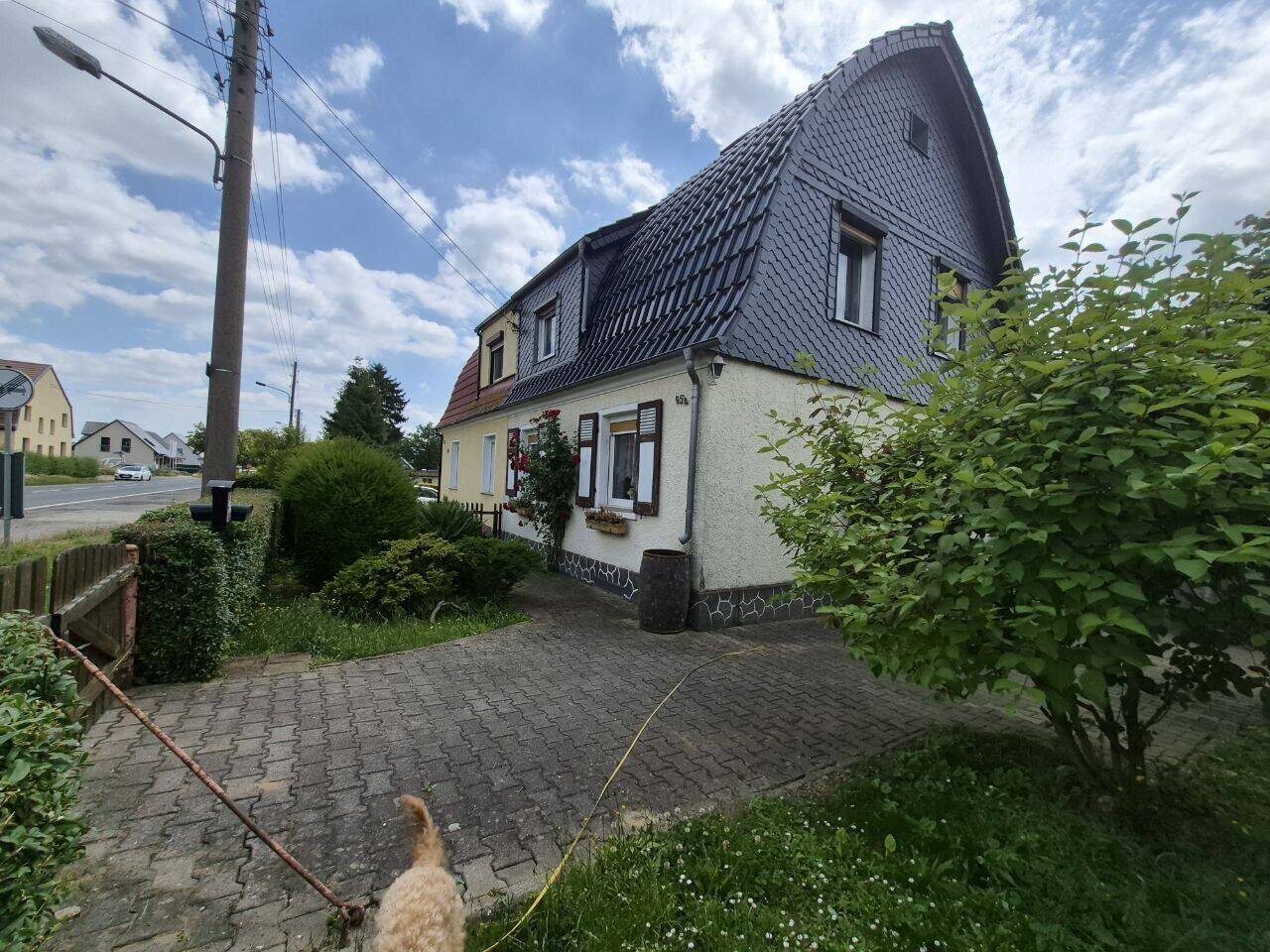 Solide Doppelhaushälfte mit großem Grundstück, Nebengebäuden und Entwicklungspotenzial, 39122 Magdeburg (Beyendorf-Sohlen Beyendorfer Grund Fermersleben Salbke Westerhüsen)