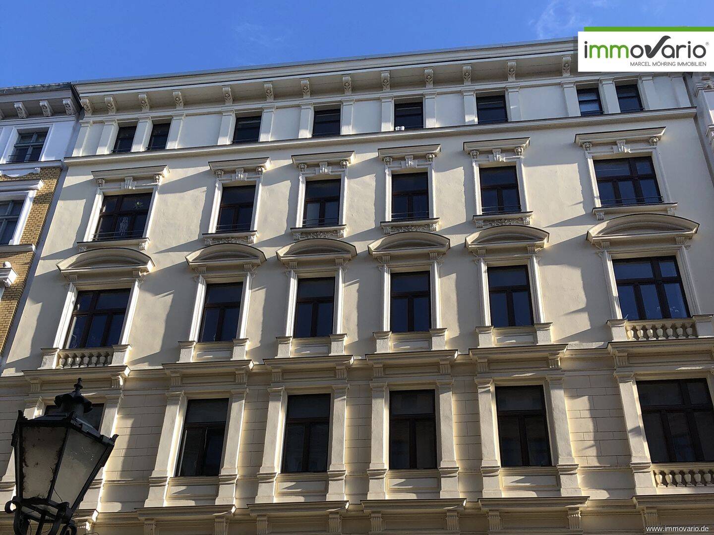 Mitten in der City! 2-Raum Dachgeschosswohnung in bester Innenstadtlage mit Tageslichtbad und Wanne.