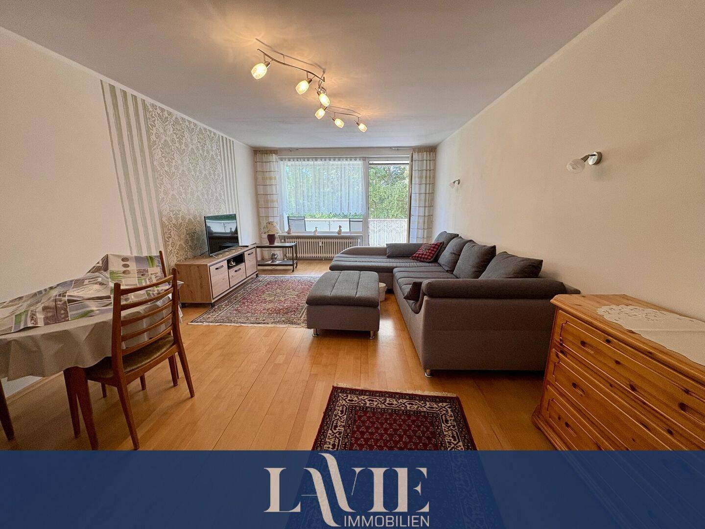 Schöne renovierte Eigentumswohnung in Homburg!, 66424 Homburg