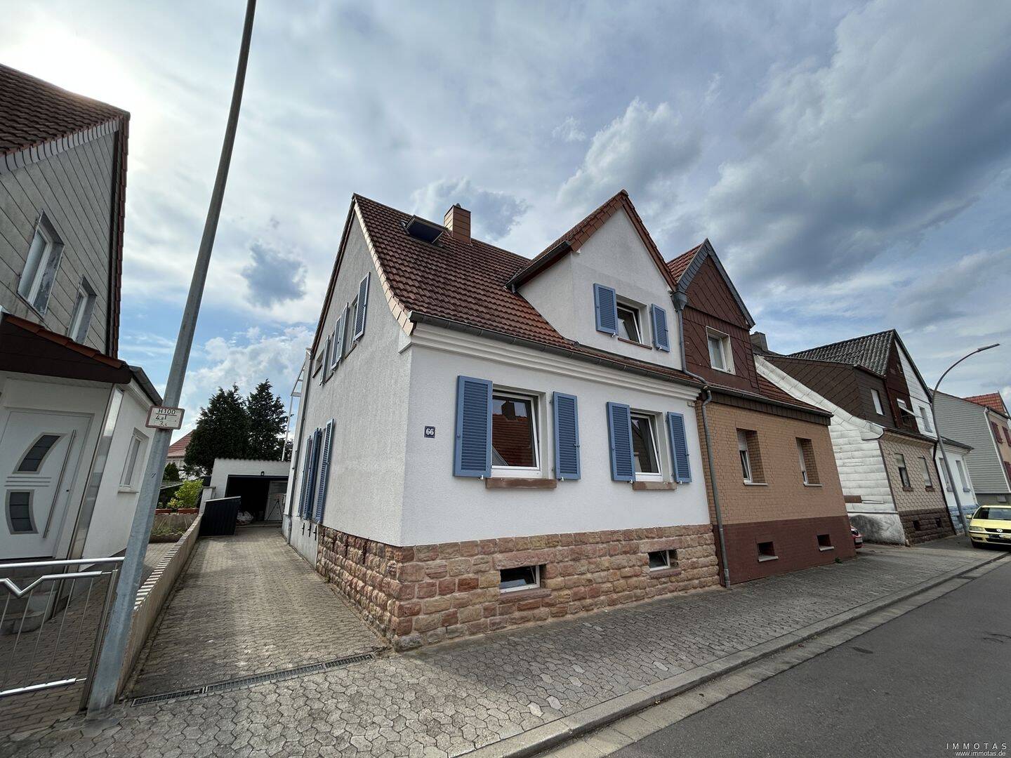 Vielseitiges Ein- bis Zweifamilienhaus mit Garten und Garage, 66386 St. Ingbert