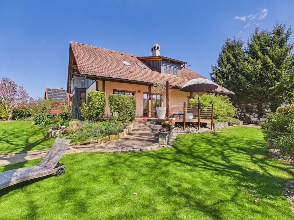 Exklusives Design-Einfamilienhaus mit ELW und herrlich sonnigem Garten in ruhiger Wohnlage, 85080 Gaimersheim