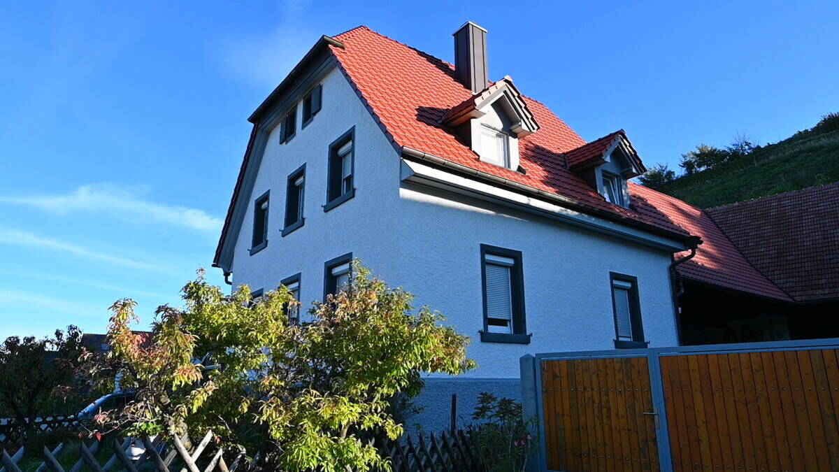 Wohnhaus mit Scheune und Stall in Bickensohl – zwei Wohnungen, ruhige Lage, 79235 Vogtsburg im Kaiserstuhl