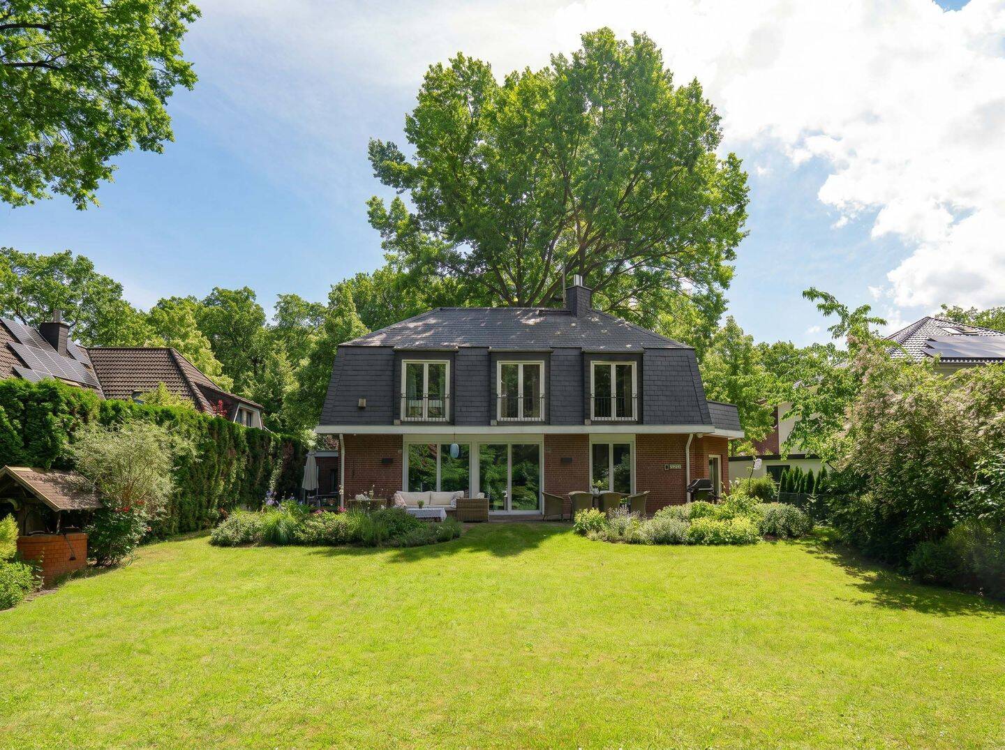 Geräumige Villa auf großem Grundstück in begehrter Villenkolonie, 14532 Kleinmachnow