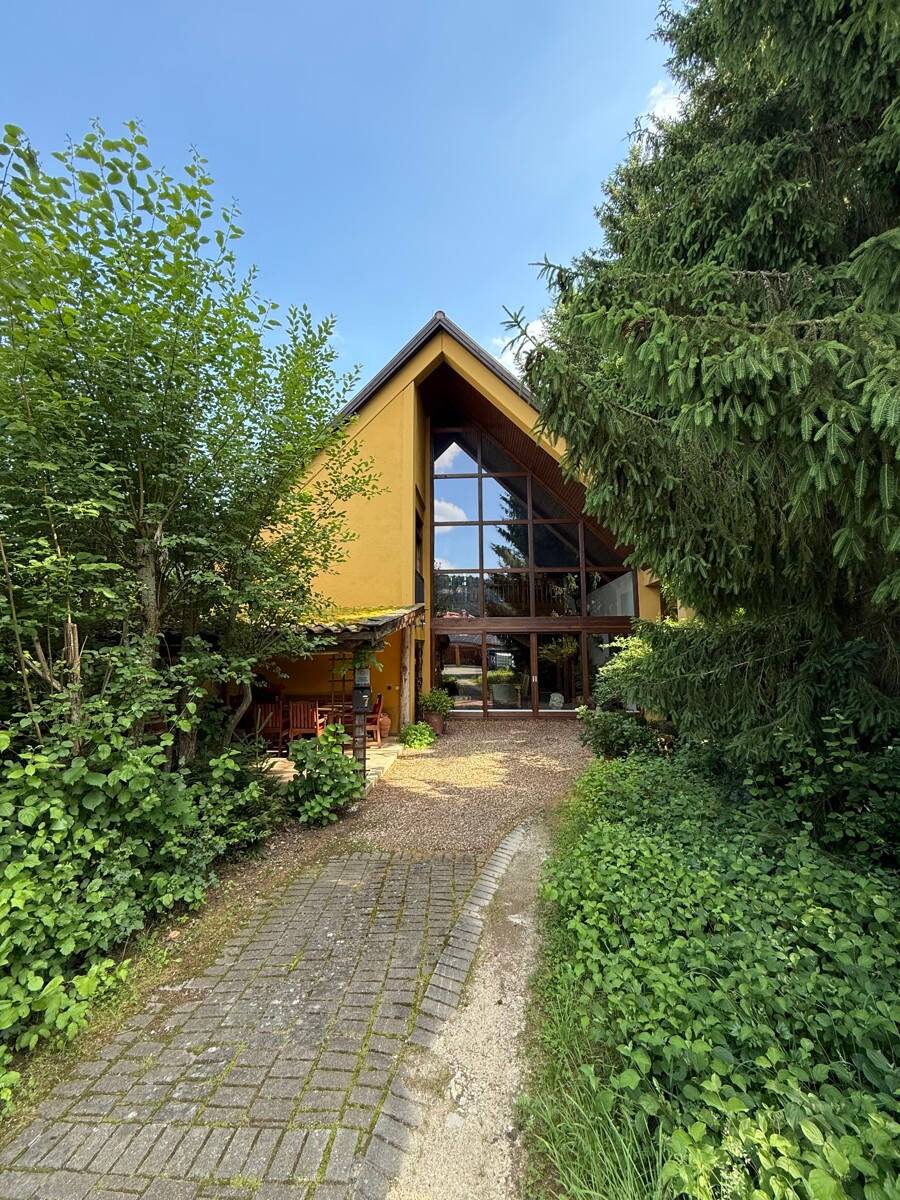 Von der Kirche zum besonderen Einfamilienhaus, 85072 Eichstätt
