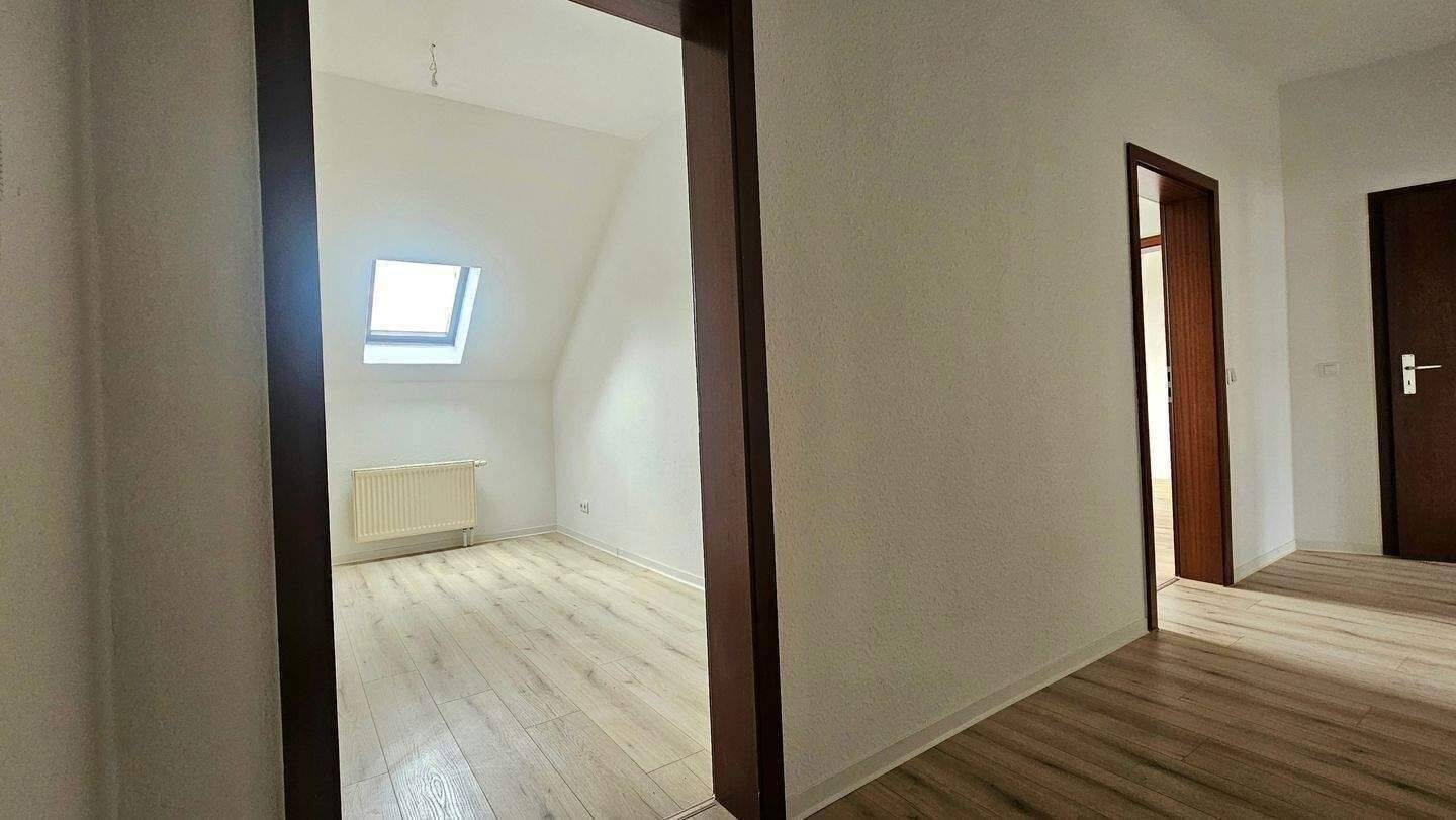 3-Raum Dachgeschoßwohnung, 9130 Chemnitz (Hilbersdorf Sonnenberg Yorckgebiet Zentrum)