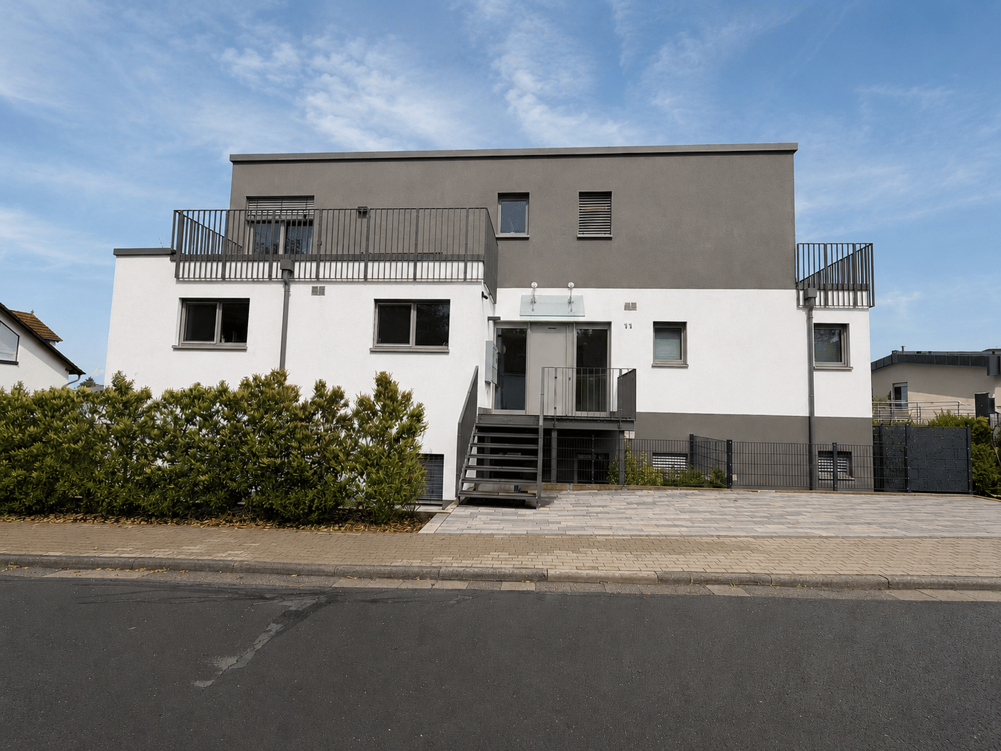 Modern & vollmöbliert: Großzügige 4 Zimmer Wohnung mit Balkon und Tiefgaragenstellplatz!!, 65553 Limburg a.d. Lahn