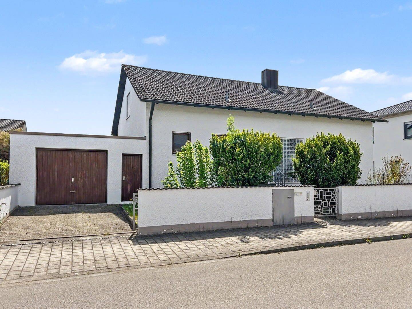 Einfamilienhaus in Ingolstadt-Ringsee mit großem Grundstück und Ausbaupotenzial im Dachgeschoss, 85053 Ingolstadt (Ingolstadt Kothau Niederfeld Ringsee Rothenturm)