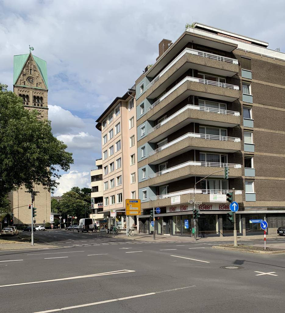 Großzügige 5-Zimmer Wohnung mit großem Balkon und viel Gestaltungspotenzial in Pempelfort, 40479 Düsseldorf (Derendorf Pempelfort)