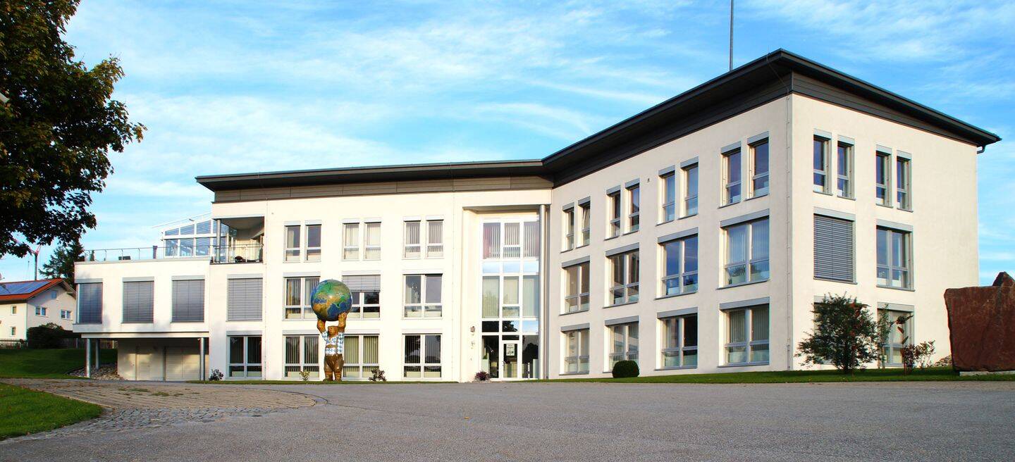 Flexible Nutzung: 4-Zimmer-Wohnung oder Büro-/Praxisfläche ab 01.10.2026 zu vermieten, 94548 Innernzell