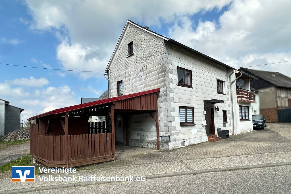 Teilsaniertes Einfamilienhaus mit kleinem Grundstück in Kappel, 55483 Bärenbach