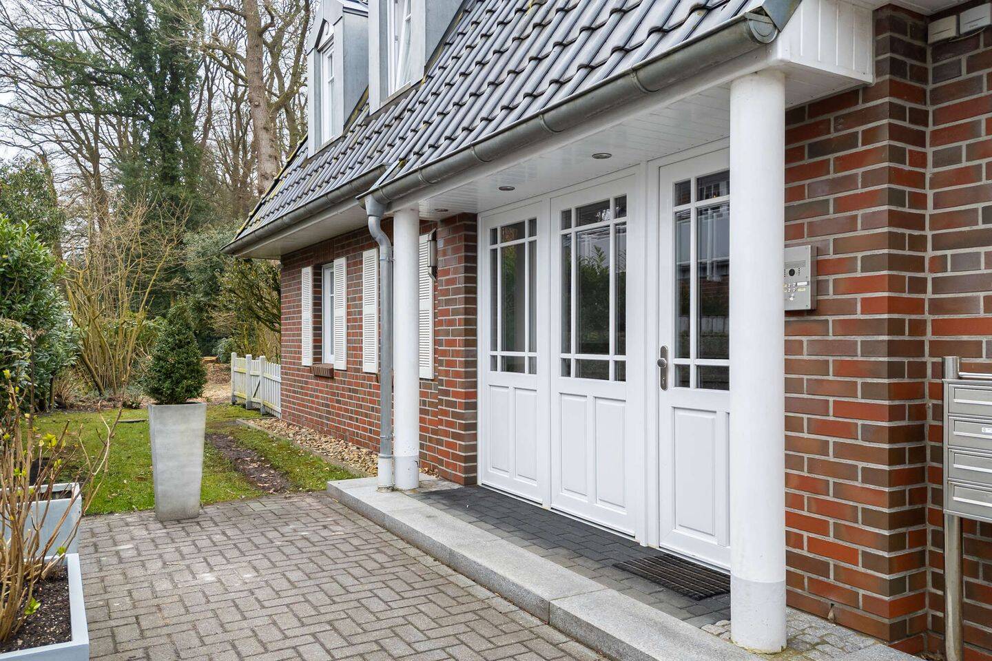 Exklusive 3-Zimmer-Obergeschosswohnung mit sonnigem Südbalkon und Carport, Obj. 10136 – 26160 Bad Zwischenahn – Vorschaubild 4