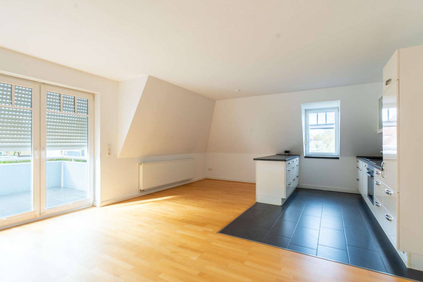 Exklusive 3-Zimmer-Obergeschosswohnung mit sonnigem Südbalkon und Carport, Obj. 10136 – 26160 Bad Zwischenahn – Vorschaubild 8