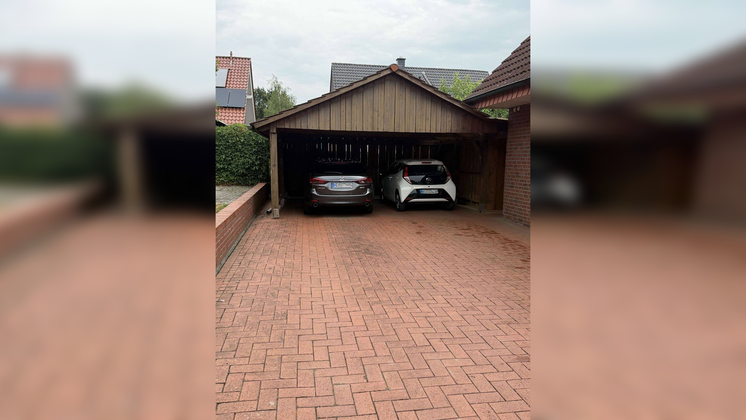 Sehr helle und attraktive 4-Zimmer-Dachgeschosswohnung im Zweifamilienhaus mit Einbauküche, Carport und Stellplatz – 49584 Fürstenau – Vorschaubild 4