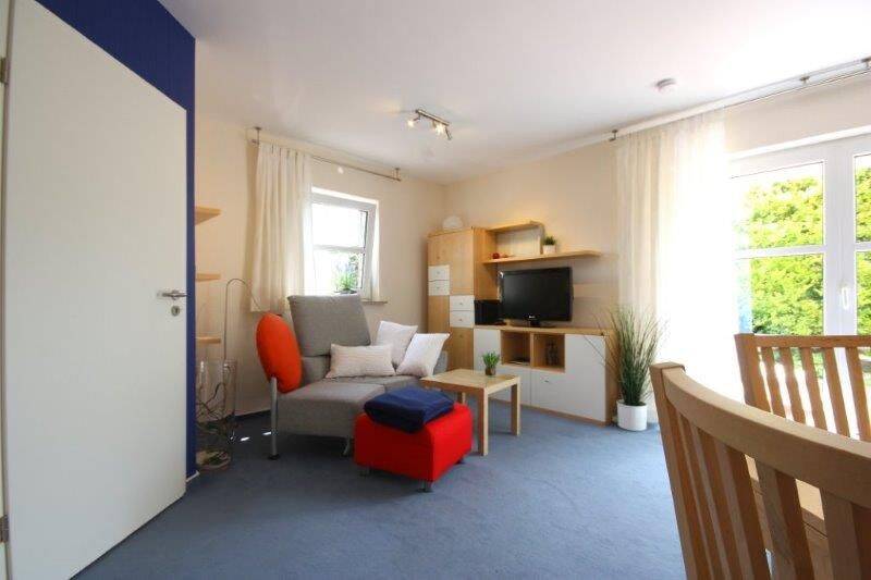Stade: Parkplatz direkt vor der Tür! Ruhiges möbliertes 2-Zimmer Apartment im Schwedenviertel – 21682 Stade – Vorschaubild 3