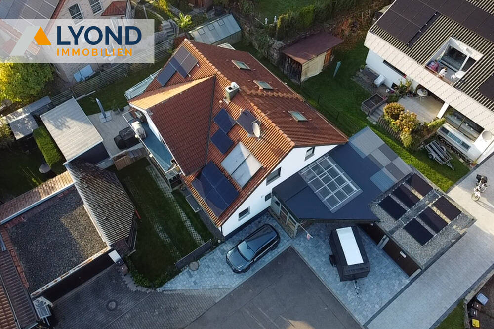 Eine großzügige Wohnung mit Garten, PV Anlage, 2 Garagen, Grundstück und EInliegerwohnung!, 72657 Altenriet
