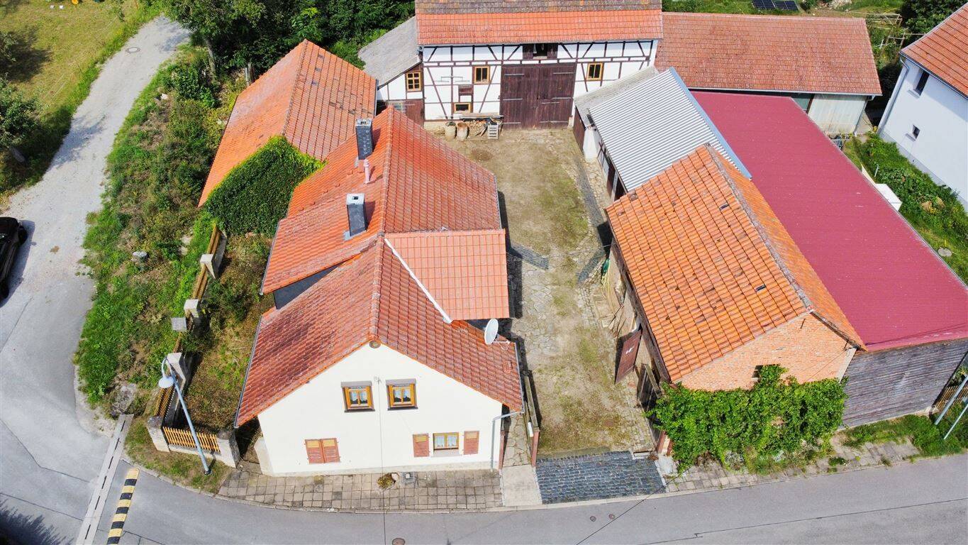 Dreiseitenhof in Görbitzhausen mit Bungalow & viel Platz für Ihre Ideen, 99310 Alkersleben