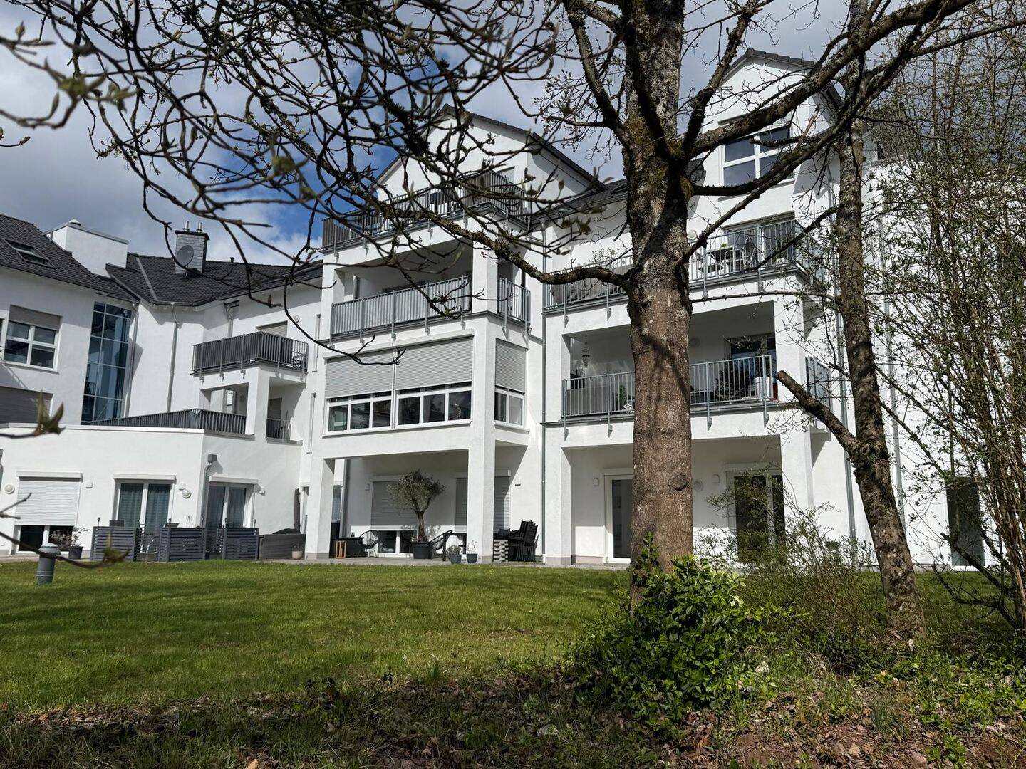 N E U E R P R E I S Excl. Maisonette-ETW mit vielen Extras in bevorzugter Lage in Mettlach zu verkaufen!, 66693 Mettlach