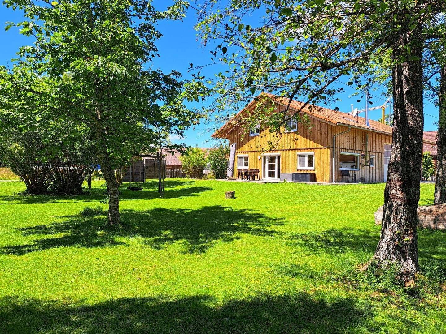 Wohnen auf Zeit in hochwertig möbliertem Ferienhaus ~ Mindestaufenthalt von vier Wochen ~ Preis/Person/Nacht, 72469 Meßstetten