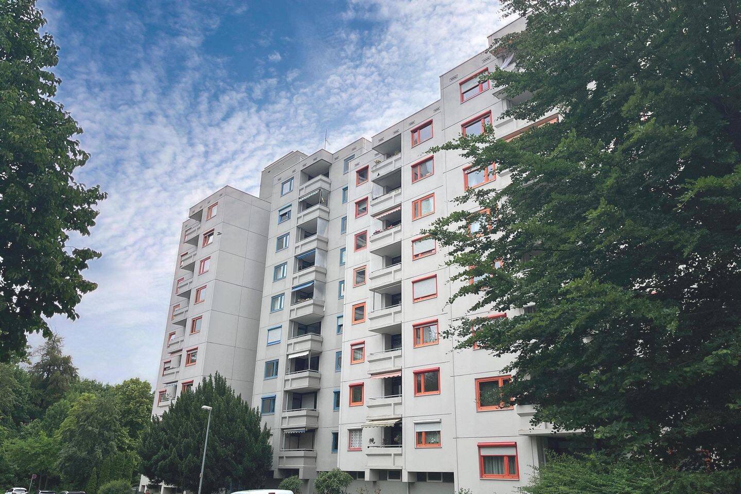 3 ½-Zimmer-Wohnung mit Balkon, Aufzug und Garage!