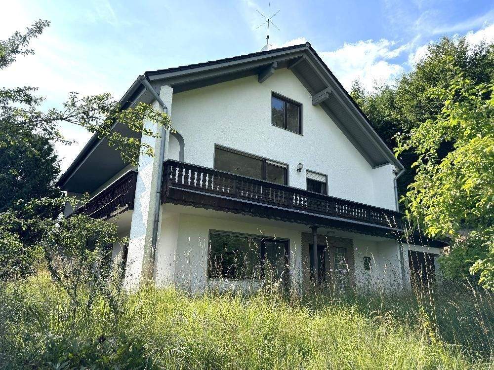 Am Waldrand gelegenes Zweifamilienhaus – renovierungsbedürftig, 86551 Aichach