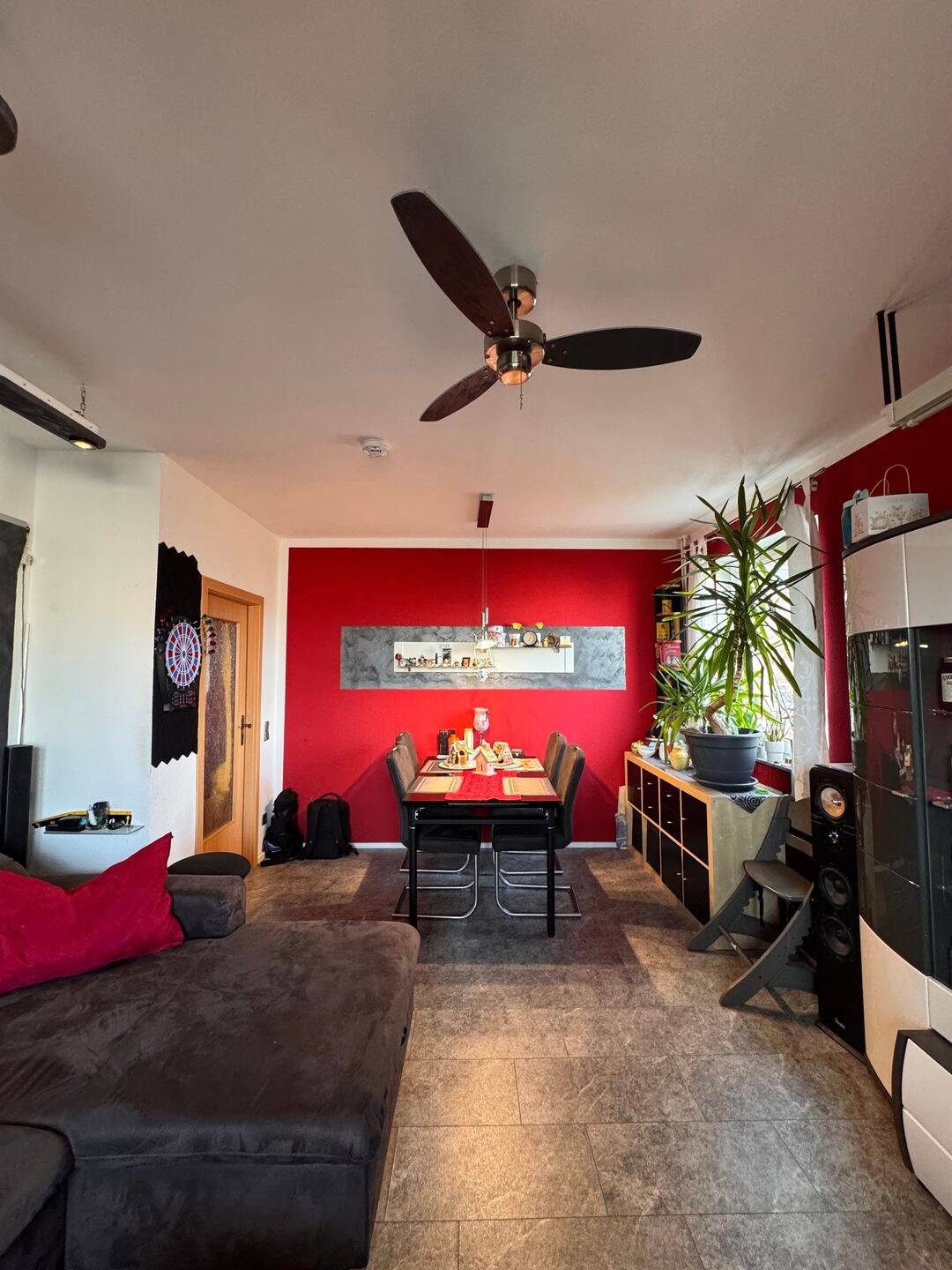 Großzügige 4 Zimmer Wohnung mit Wintergarten, Balkon und hochwertiger Einbauküche, 12627 Berlin (Marzahn-Hellersdorf Hellersdorf)
