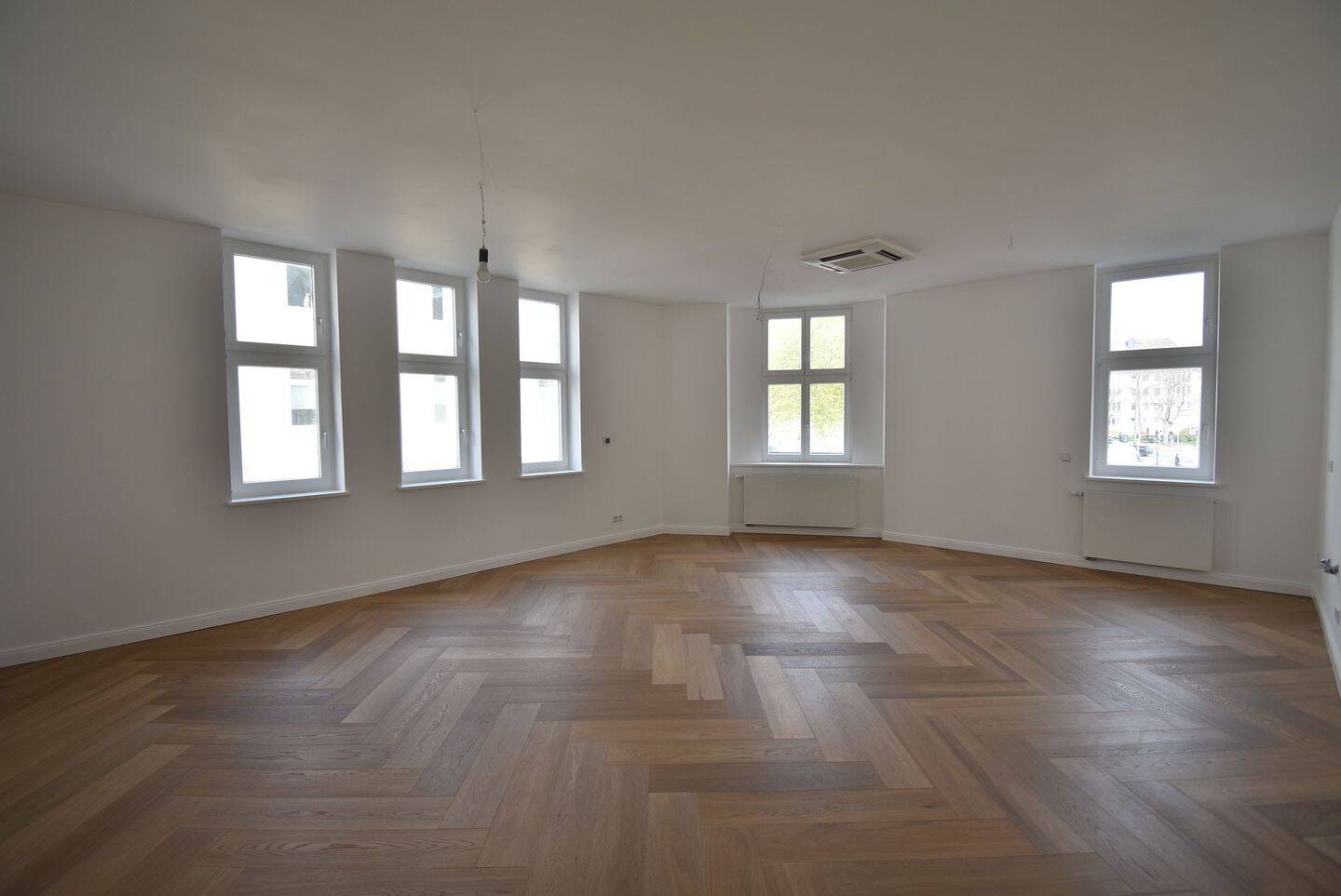 ERSTBEZUG in OBK! Moderne 2-Zi-Whg mit Altbaucharme, 40545 Düsseldorf (Oberkassel)