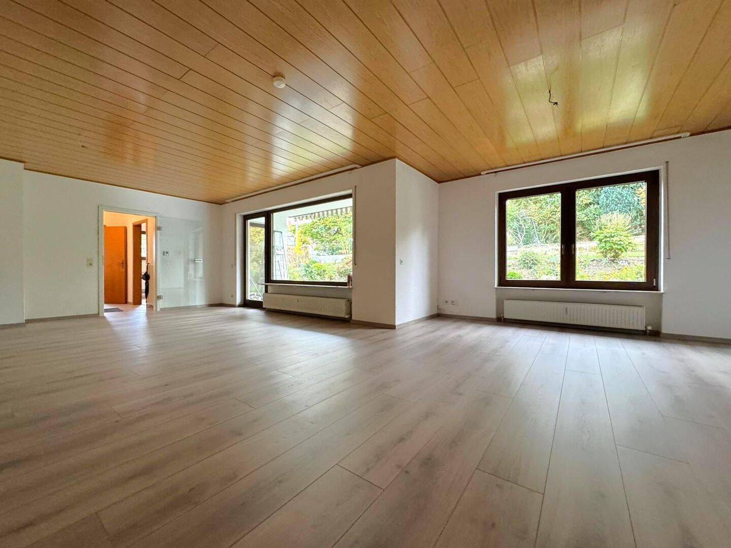 Attraktive 4-Zimmer-Erdgeschosswohnung  mit Garten, 65307 Bad Schwalbach