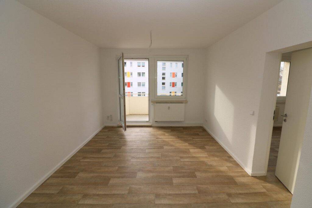 *3-Raum-Wohn-Glück* mit Badewanne und Balkon, 9599 Freiberg