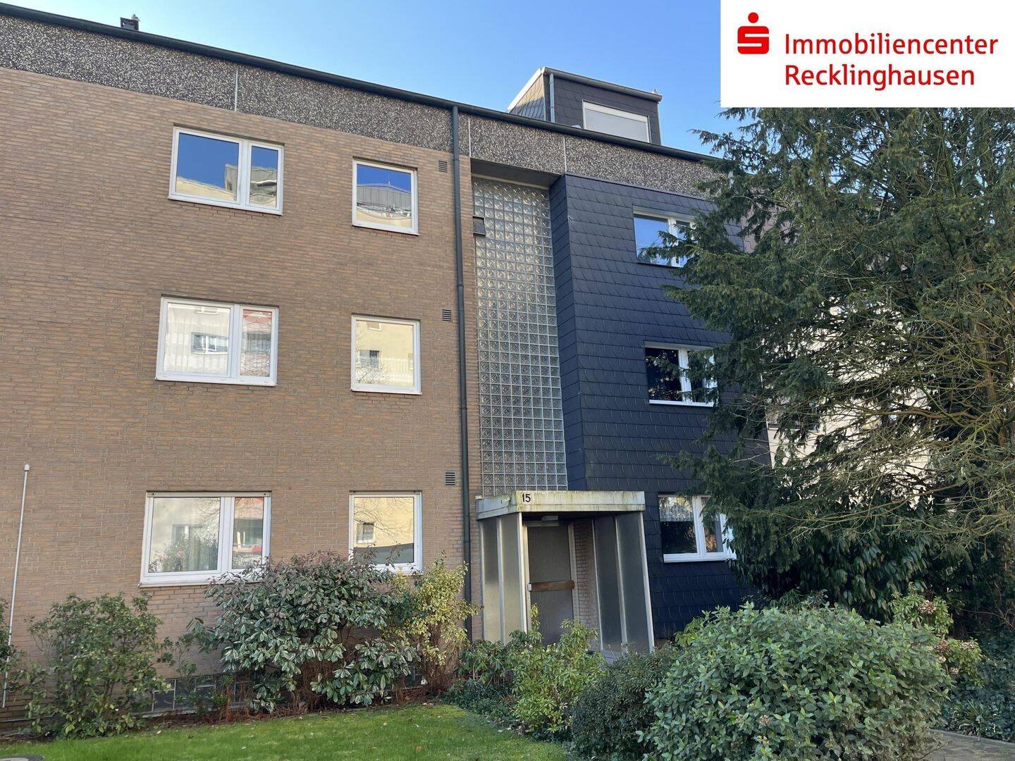 Freie 3-Zimmer-Dachgeschosswohnung mit großer Loggia und Garage am Quellberg (Erbpacht), 45665 Recklinghausen