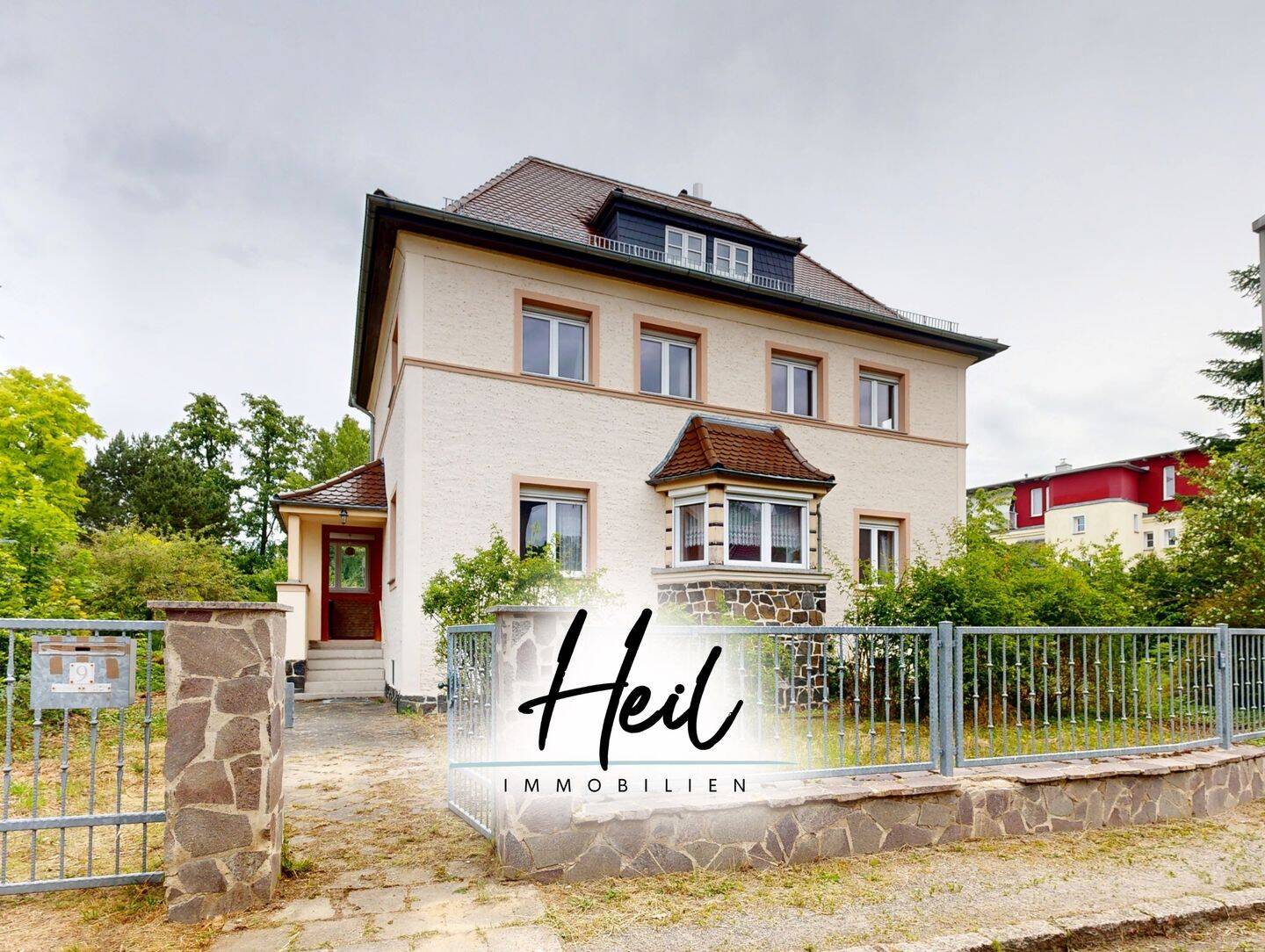 Historisches Herrenhaus mit direkter Seenähe auf 1.910 m² Grundstück