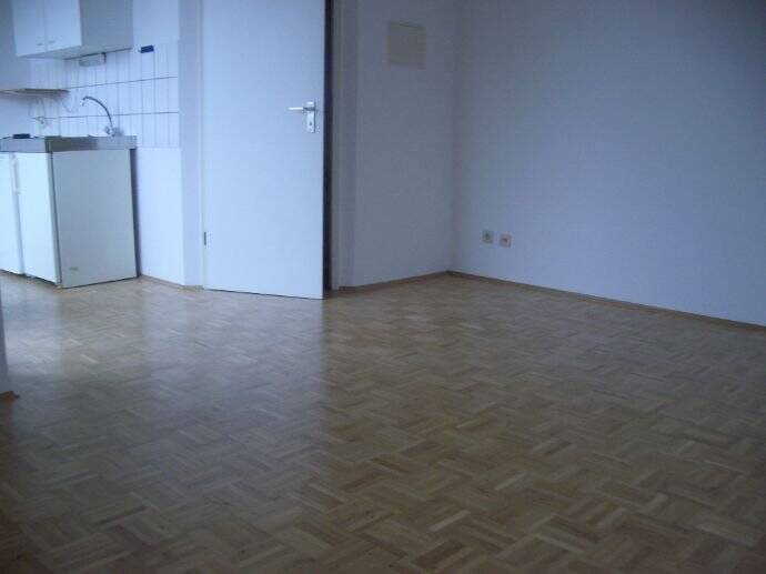 schönes helles Appartement mit Stellplatz, 66386 St. Ingbert