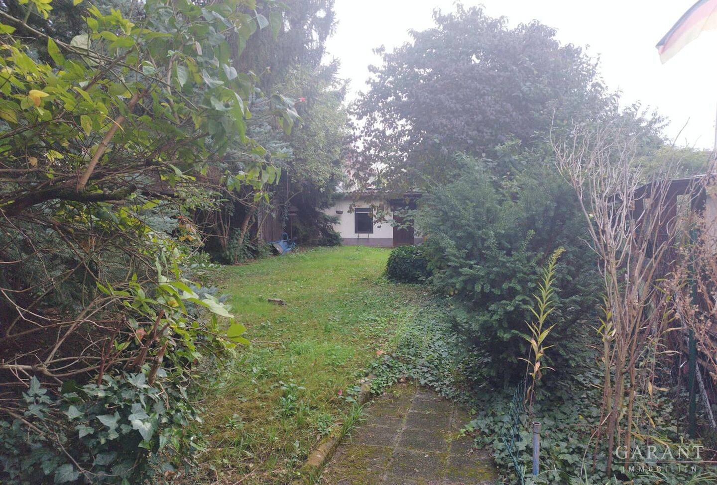 ** Doppelhaushälfte in beliebter Lage auf parkähnlichem Grundstück sucht begabten Handwerker… **, 68219 Mannheim (Rheinau)