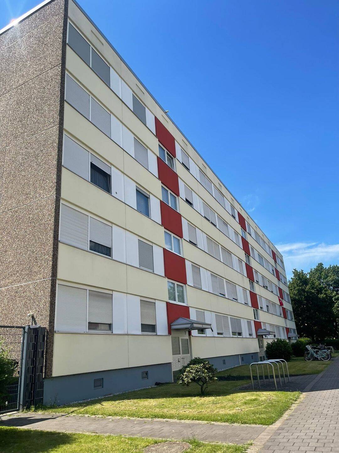 Moderne Wohnung in Dormagen mit Balkon und Aufzug, 41540 Dormagen