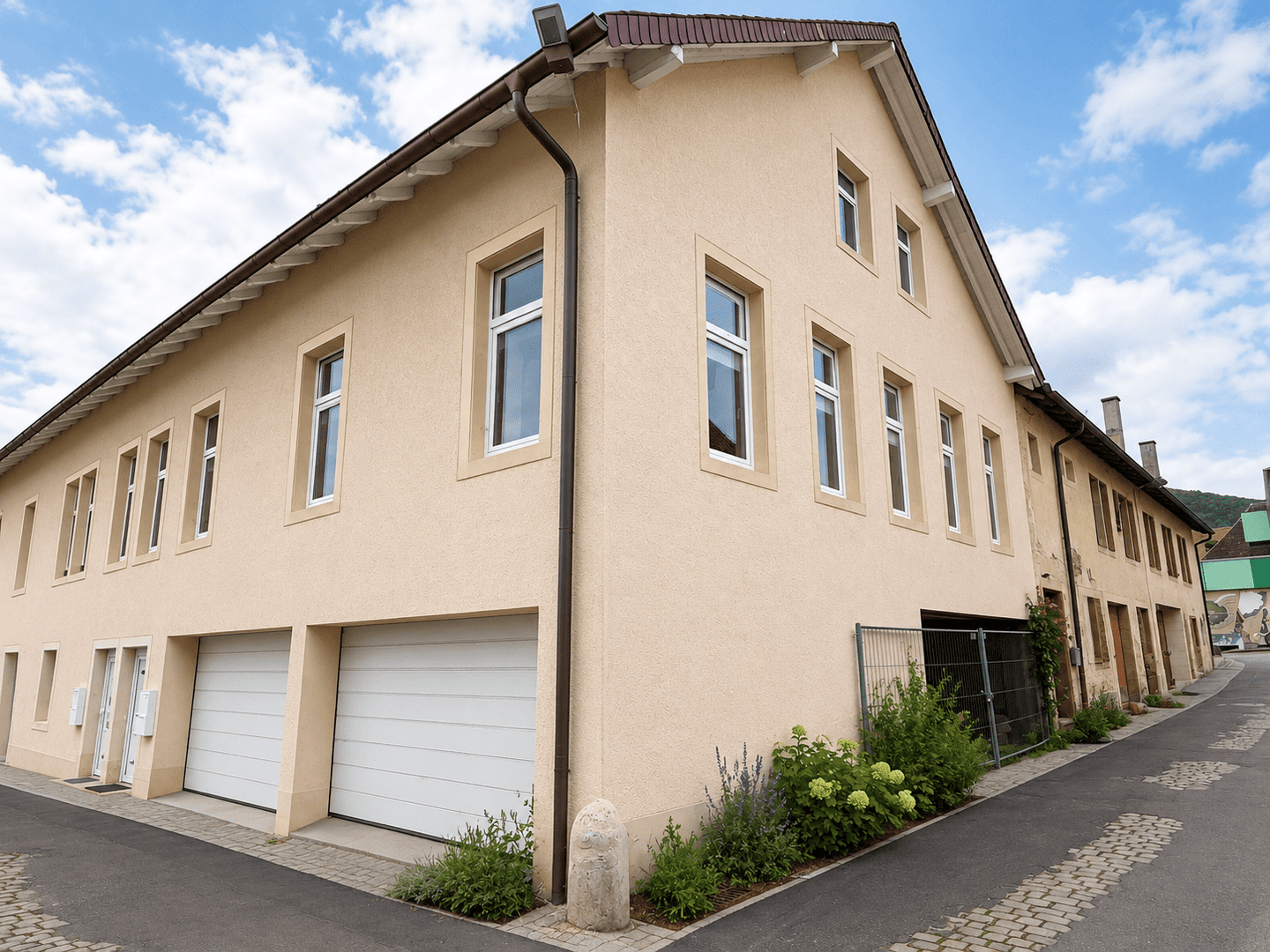 Modernisierte 3 – Zimmer Dachgeschosswohnung mit Garage in bester Innenstadtlage, 67433 Neustadt an der Weinstraße (Haardt Lachen-Speyerdorf Neustadt-Stadt)
