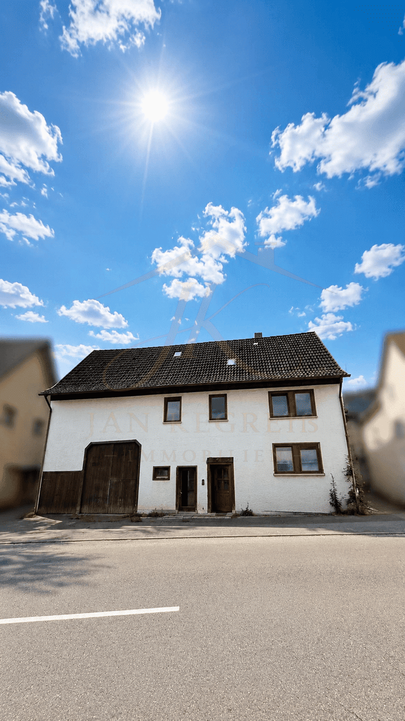 Historisches Bauernhaus mit Scheune und großem Entwicklungspotenzial, 72365 Ratshausen